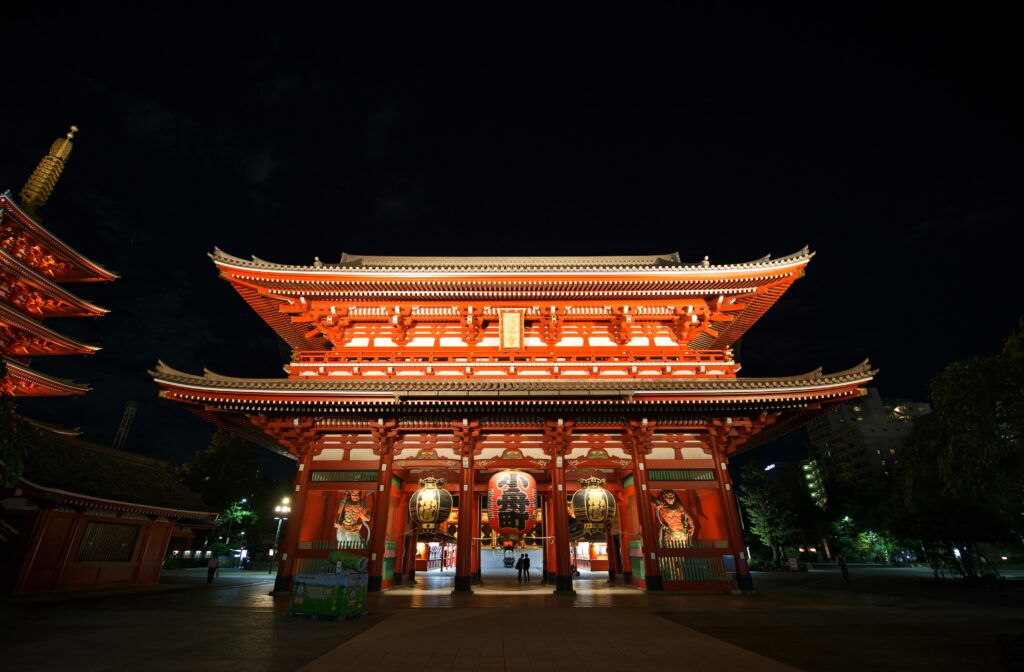 pexels-photo-8508506-8508506 Stunning view of Hozomon Gate glowing at night in Tokyo's Senso-ji Temple complex.